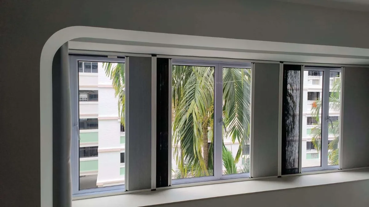 369 Yung An Road 2 In 1 Pleated & Black Out Screen